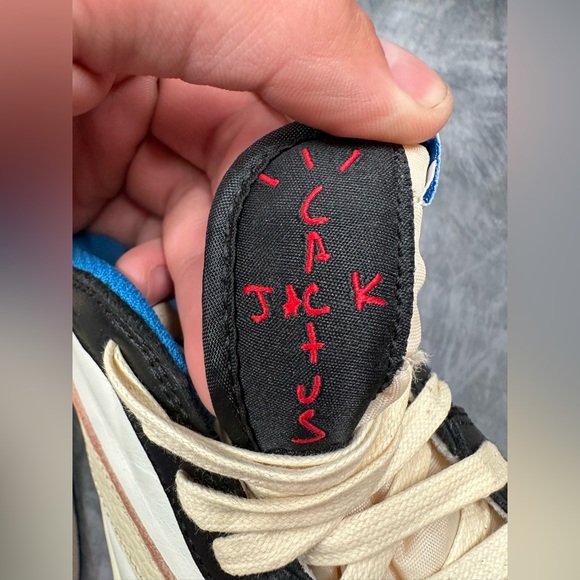 Jordan 1 Retro Low OG SP Fragment x Travis Scott
DM7866-140 Luxury - Picture 5 of 16